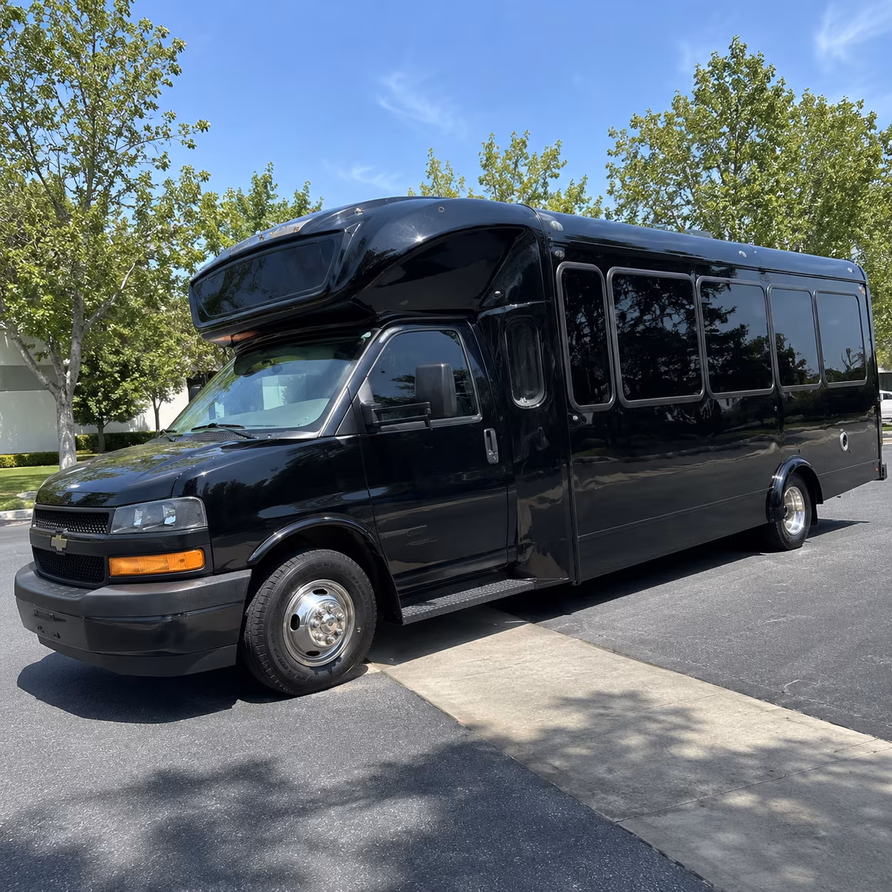 fort worth 15 passenger party bus