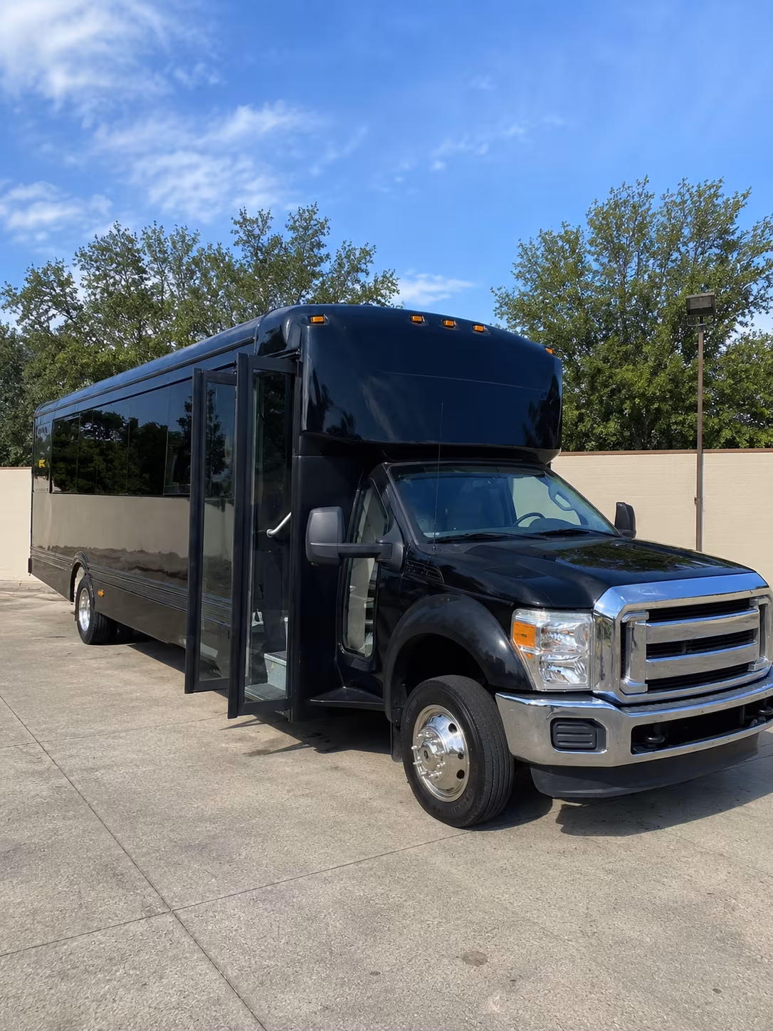 fort worth 20 passenger party bus