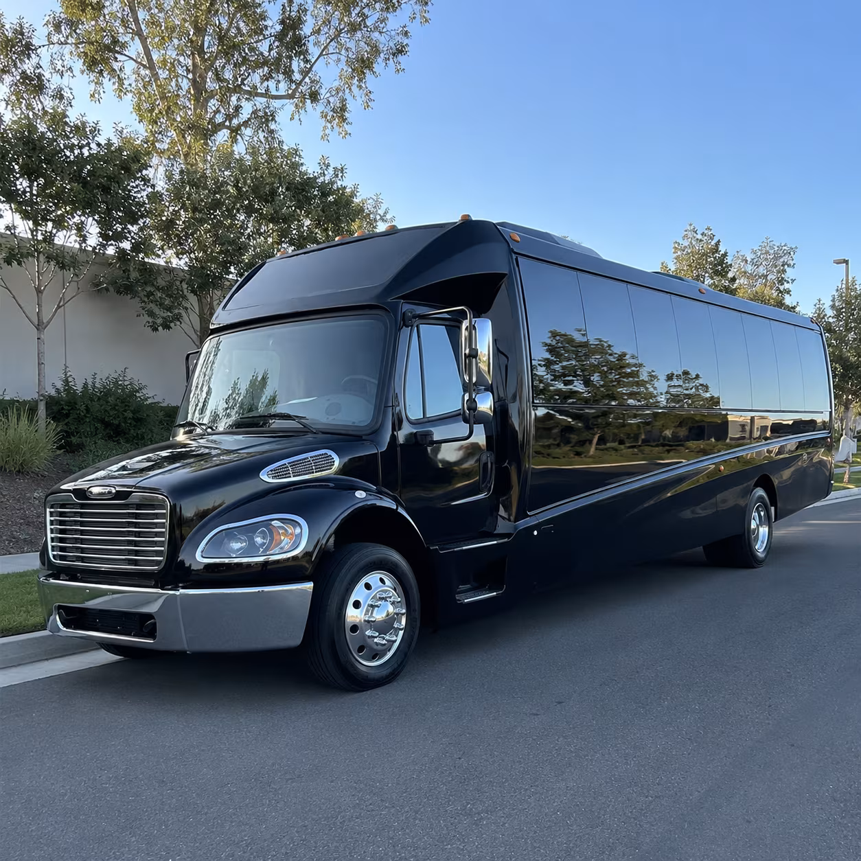 fort worth 28 passenger minibus